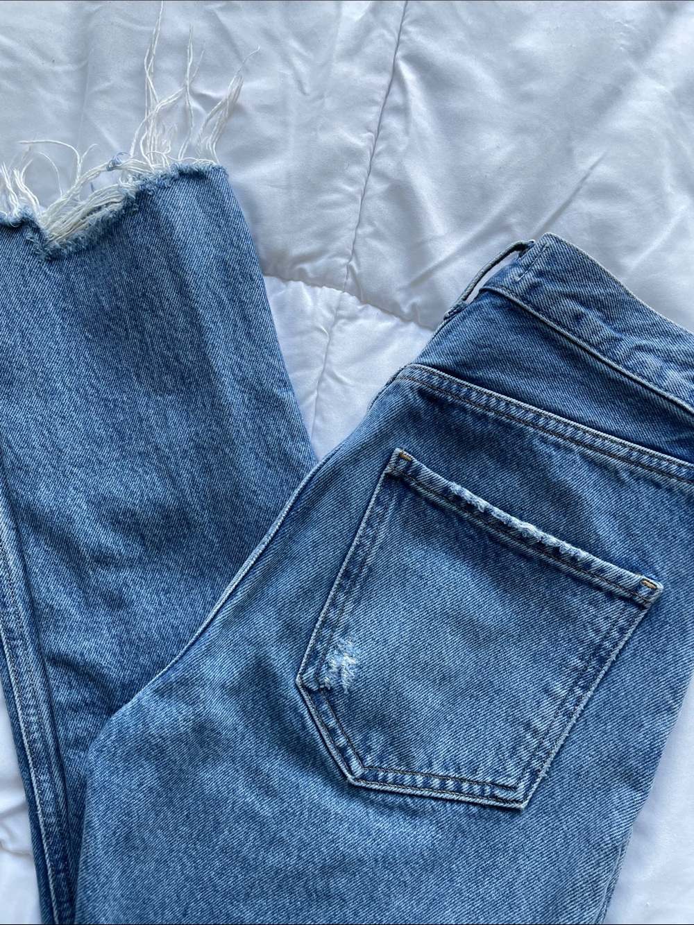Agolde Riley Blue Denim Jeans raw hem - Picture 4 of 6
